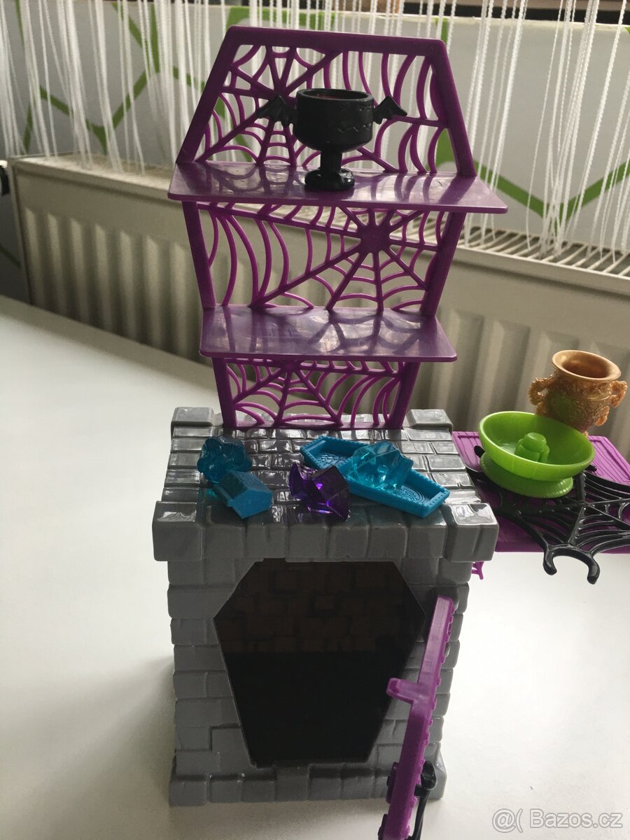 Dětský nábytek Monster High -Ateliér - 9