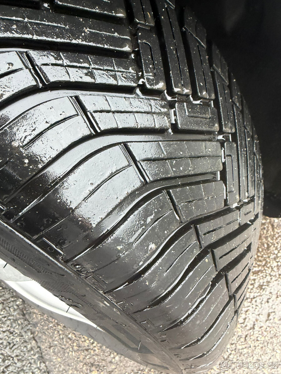 Audi A4 1.8 TSI 2011 Manuál Servis Originální stav - 9