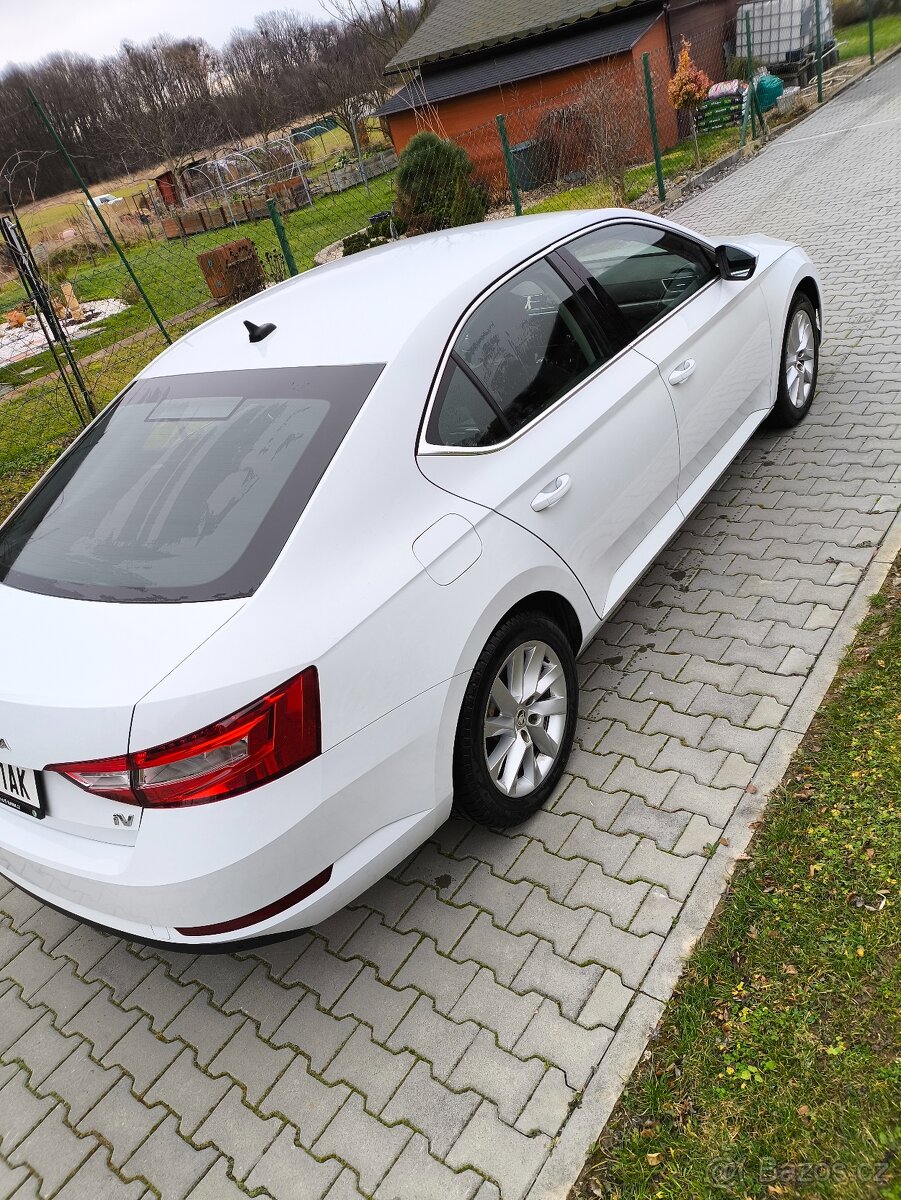 Škoda Superb 3 iV 160kw PHEV - 9