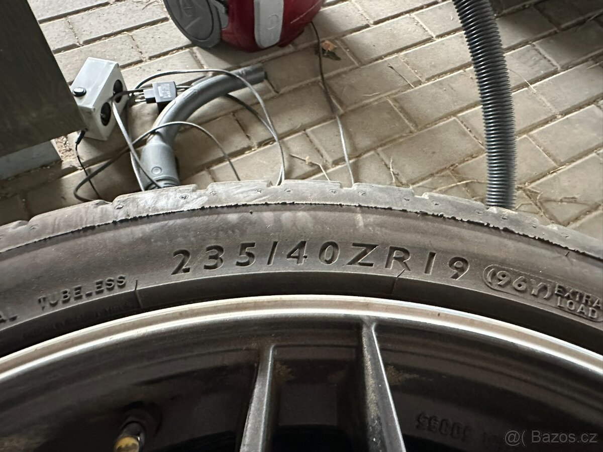 Pěkná sada R19 Superb/Octavia atd - 9