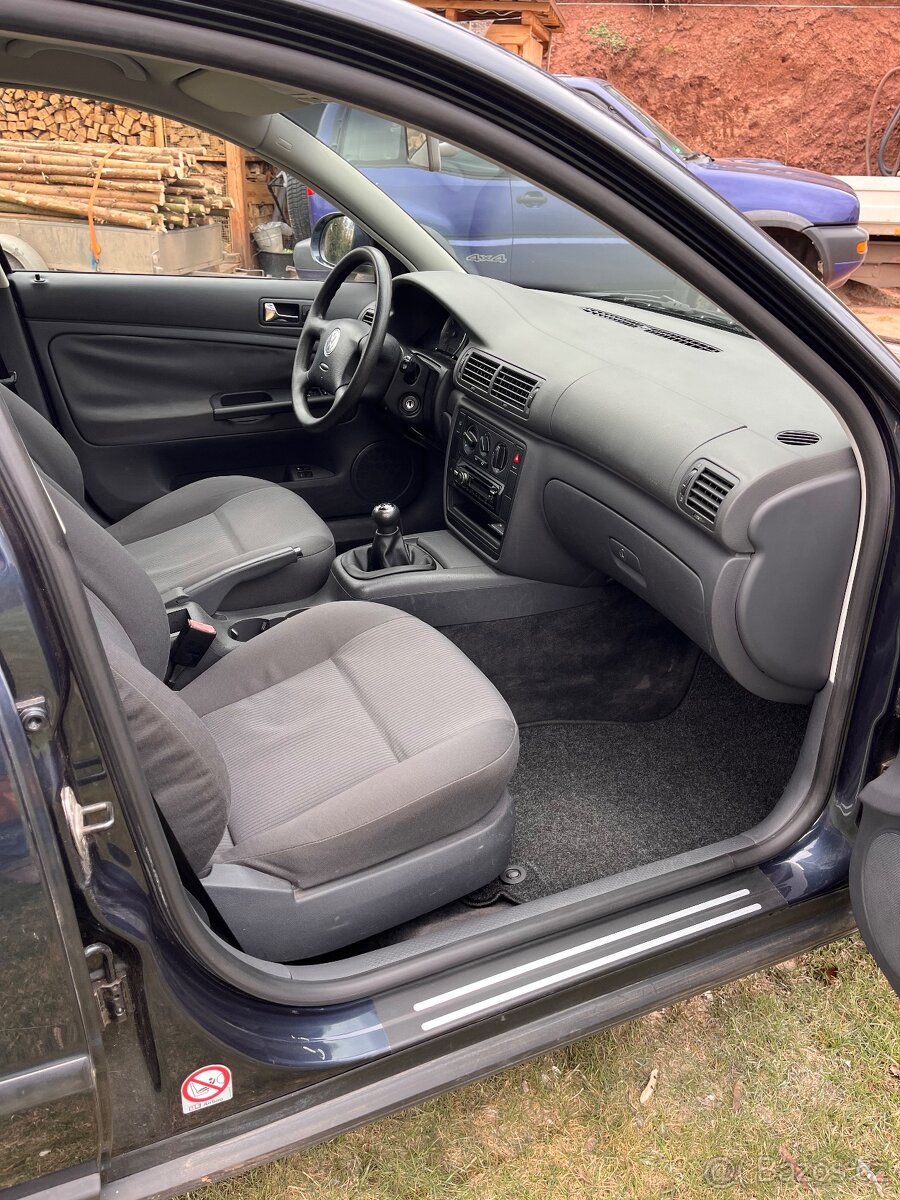 Volkswagen Passat Variant B5.5 2.0i - 9