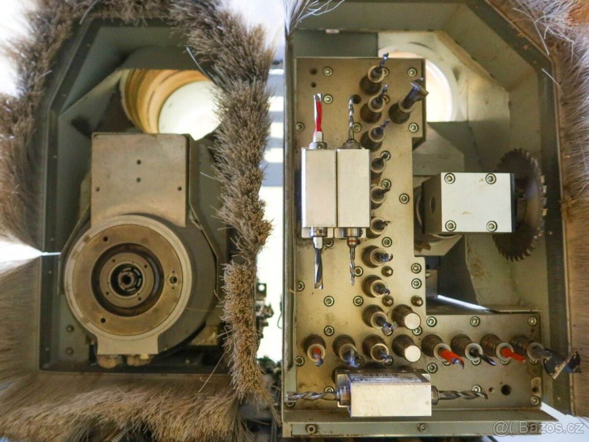 CNC obráběcí centrum WEEKE Venture 3 L - 9