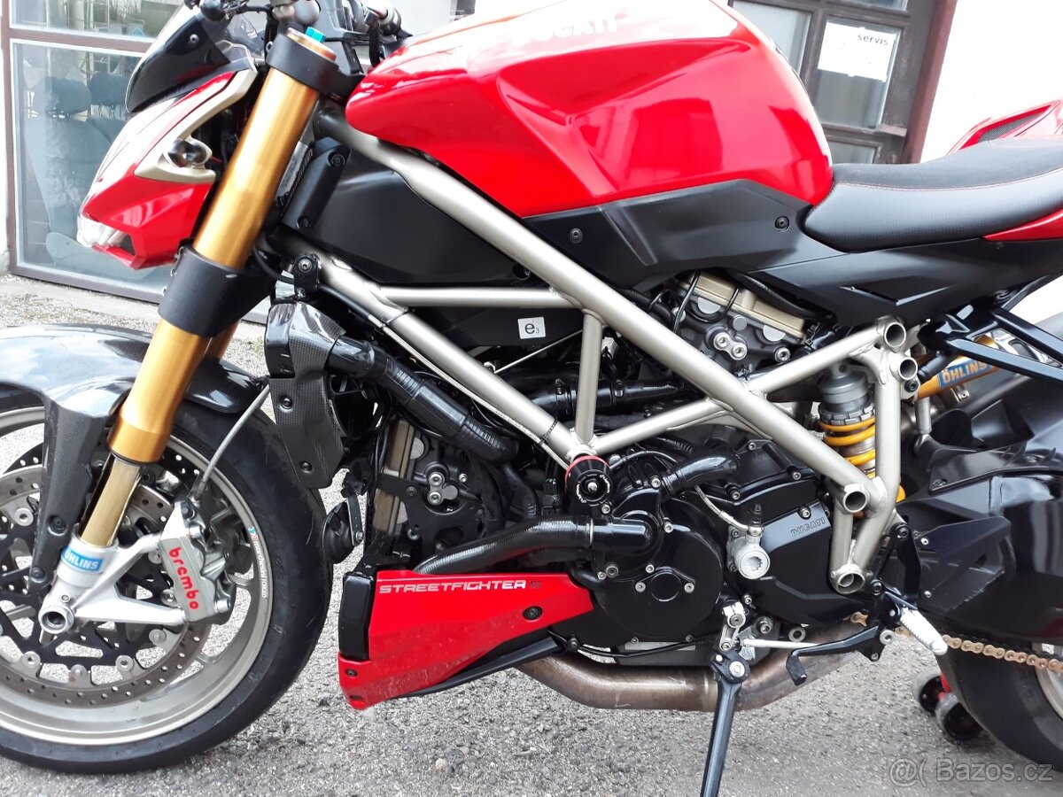 DUCATI STREETFIGHTER 1098S - 9
