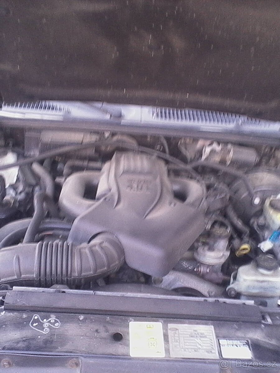 ford explorer 4.0l,150kw,r.v.7-01,174000km. - 9