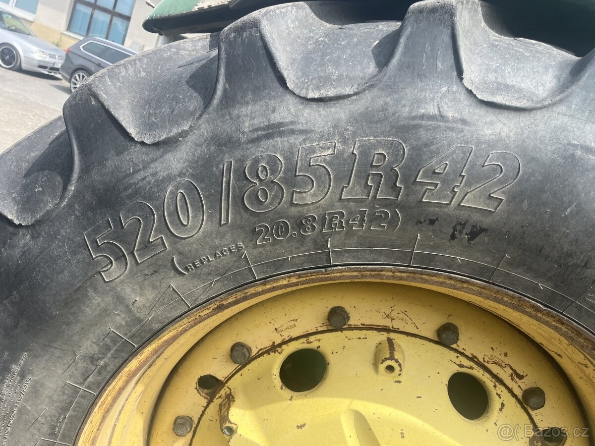 John Deere 8100 - 9