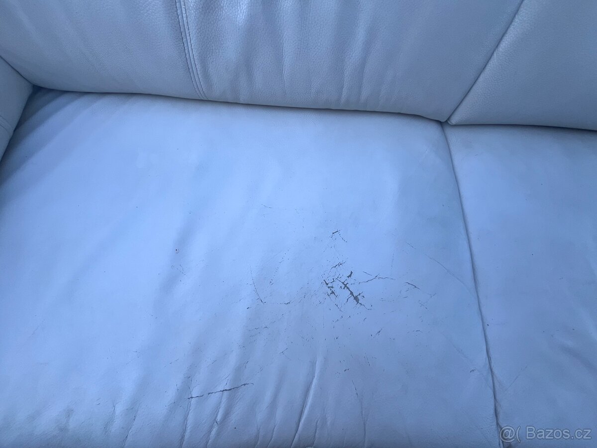 Dvě kožené sedačky - bílá kůže - 9
