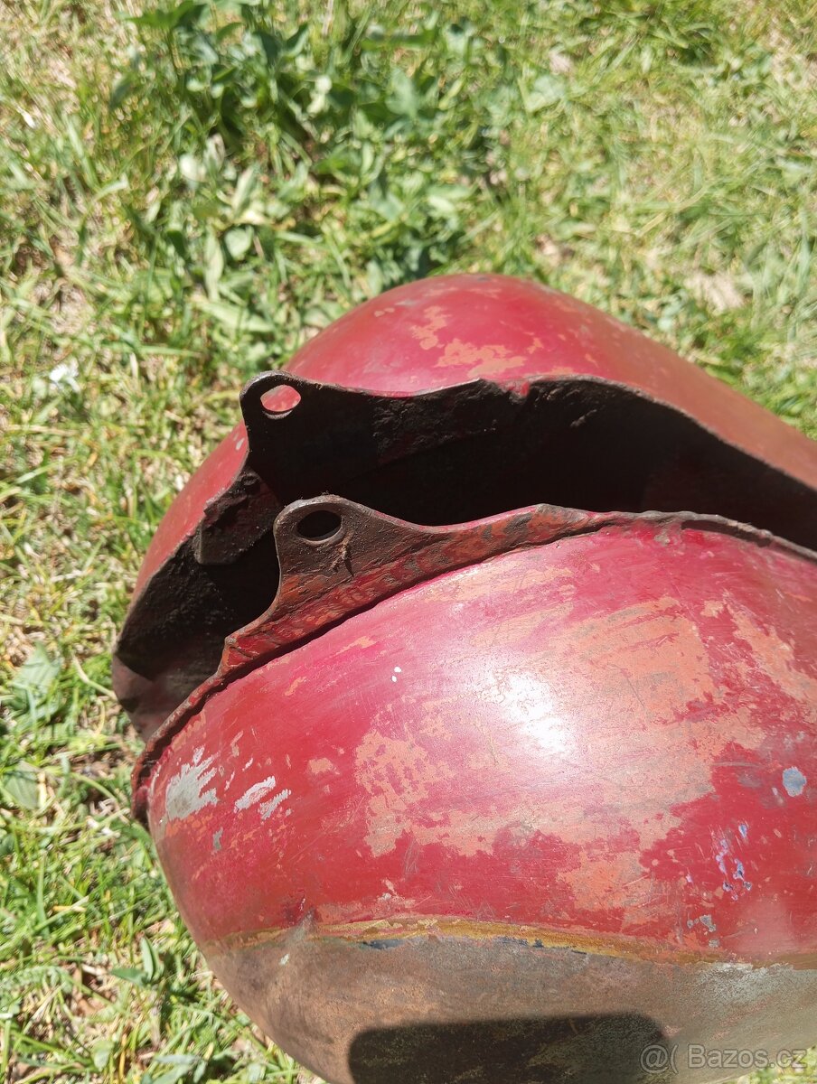 Nádrž ČZ 125/ 150 C červená - 9