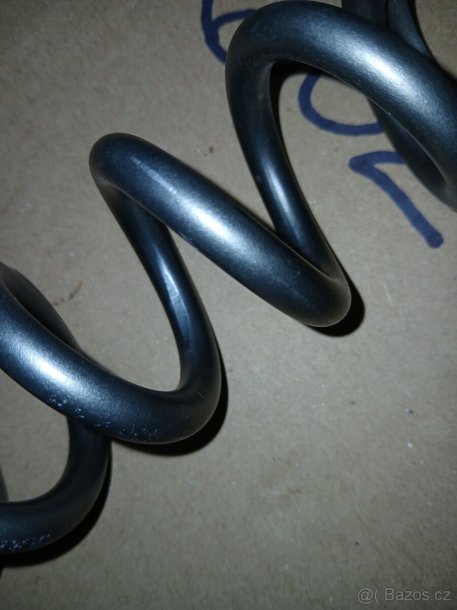 Titanová pružina MANITOU - 9