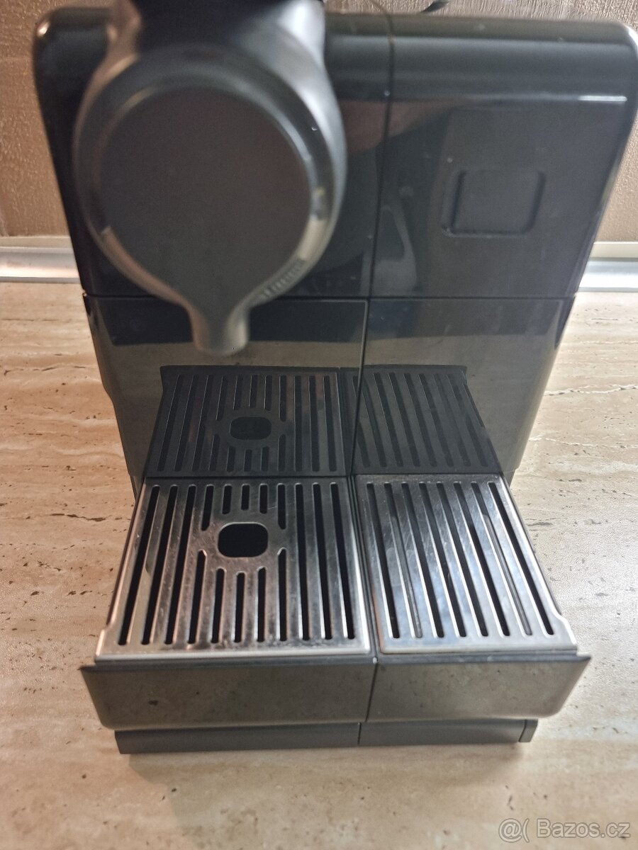 Kávovar Nespresso DeLonghi Lattissima Touch - 9