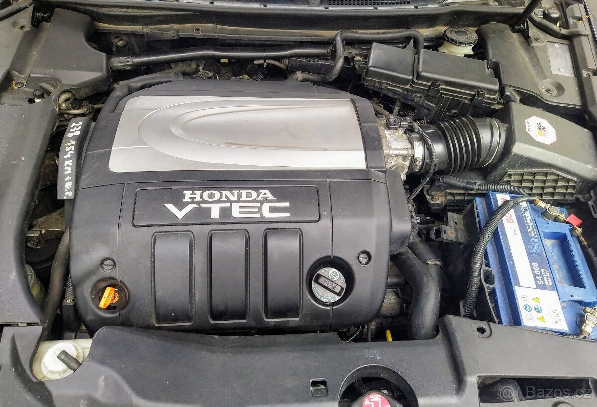 Honda Legend KB1 3.5 V6 VTEC SH-AWD - dva vozy - 9