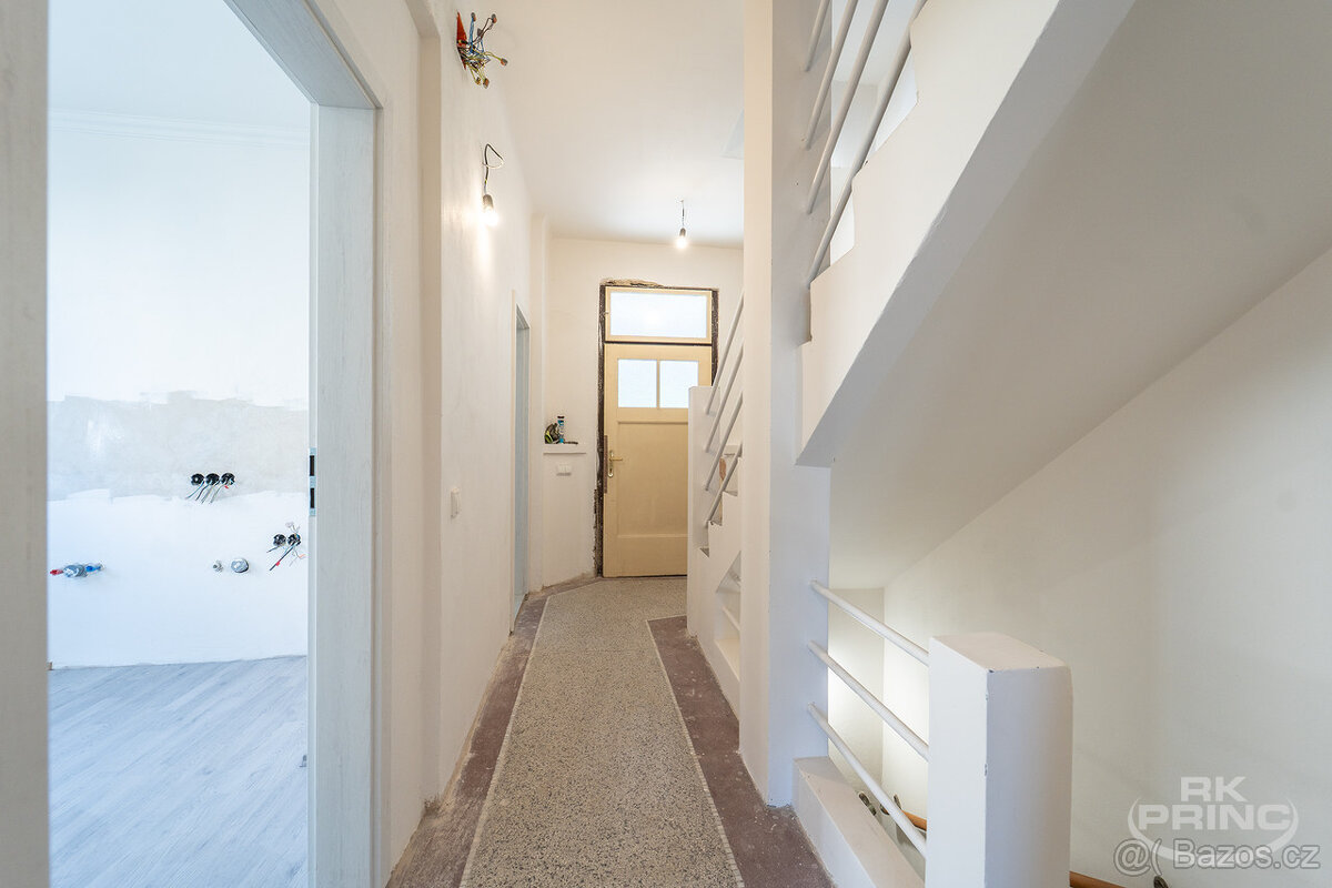 Dům, 7+kk, 180 m2, po rekonstrukci, pozemek 250 m2, Hlavenec - 9