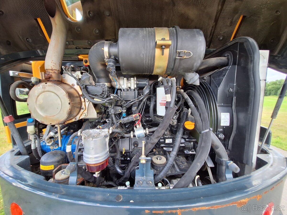 Kolesový otočný bager Hyundai 55w-9a robex - 9