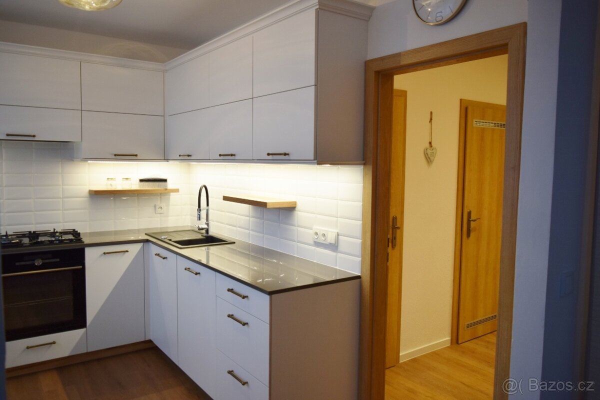 Pronájem krásného bytu 3+1 v Trutnově - 9
