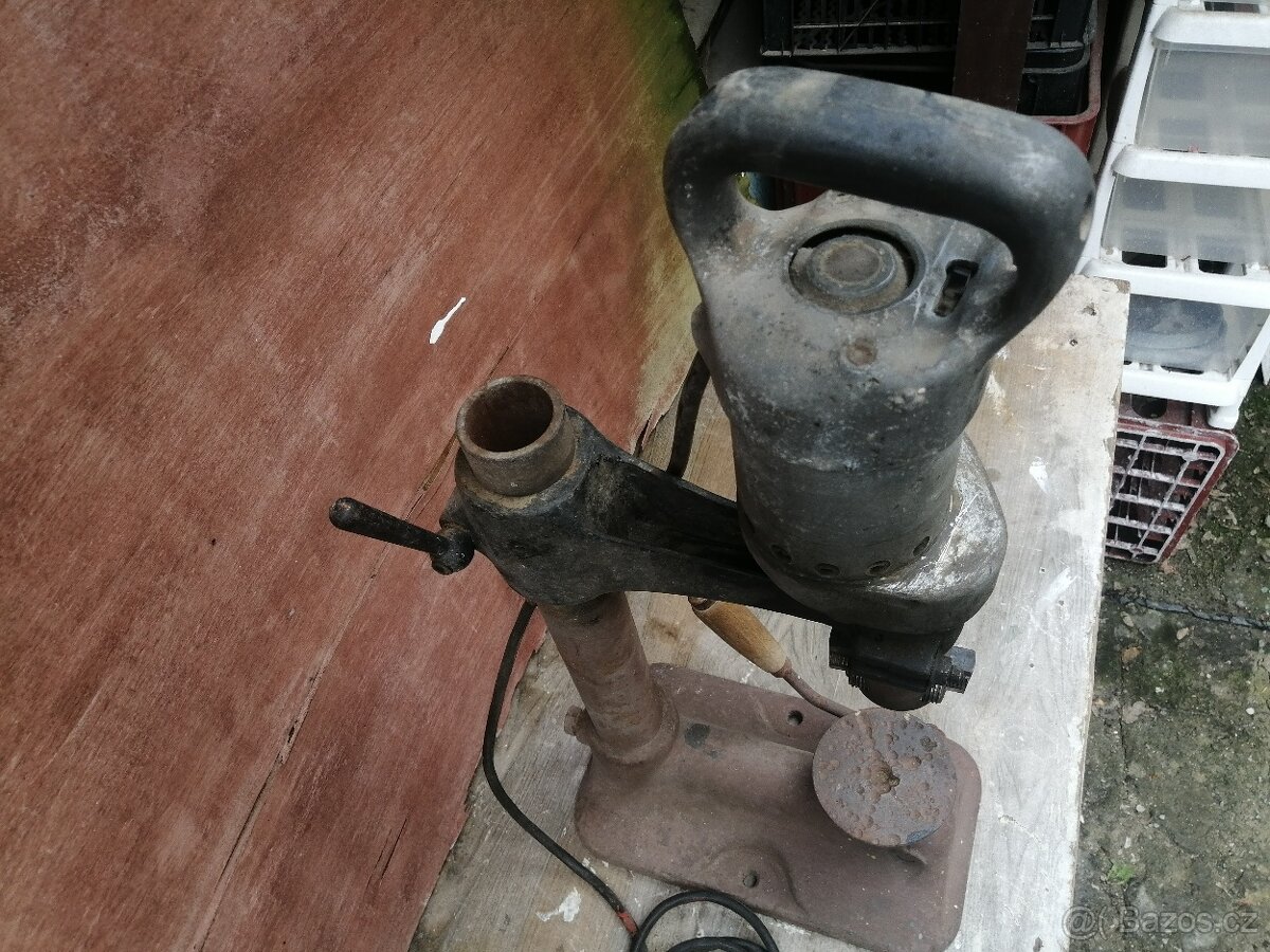 Stará velká stolní vrtačka - funkční - 9