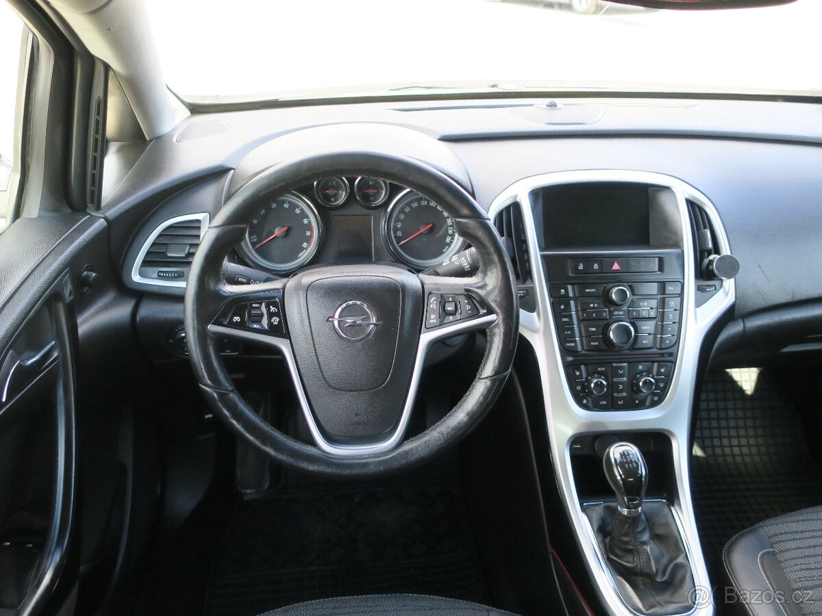 Opel Astra 1.4 Turbo 103 kW - 9