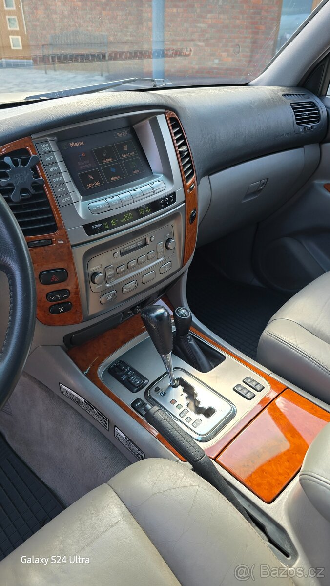 Toyota Land Cruiser 100 - 9