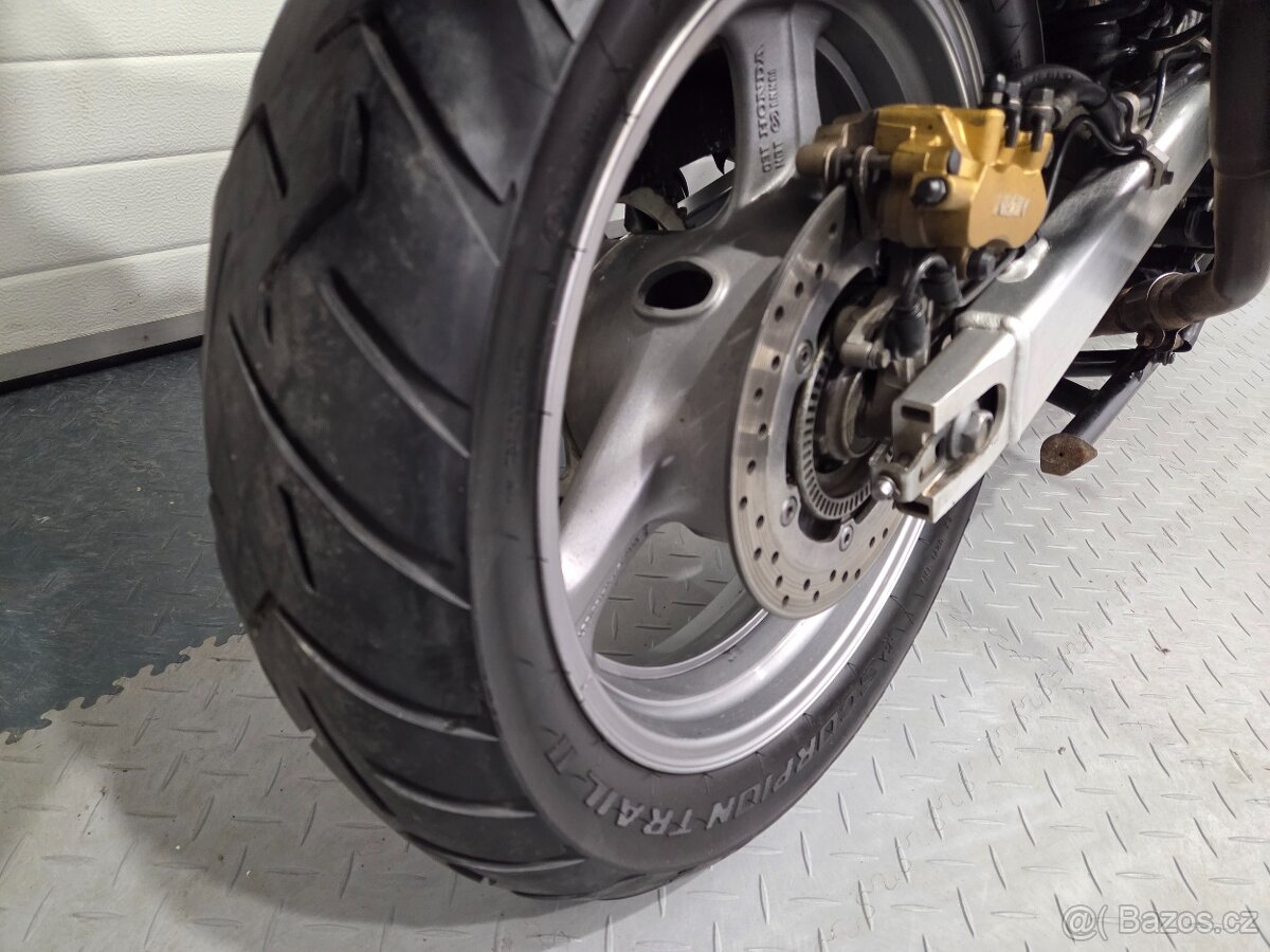 Honda XL 1000 V Varadero - 9