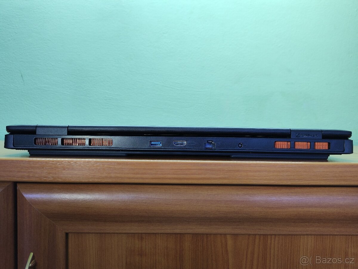 Obří 18" Msi,RTX-5070 Mux,R-9,QHD+,M.2 1TB - 9