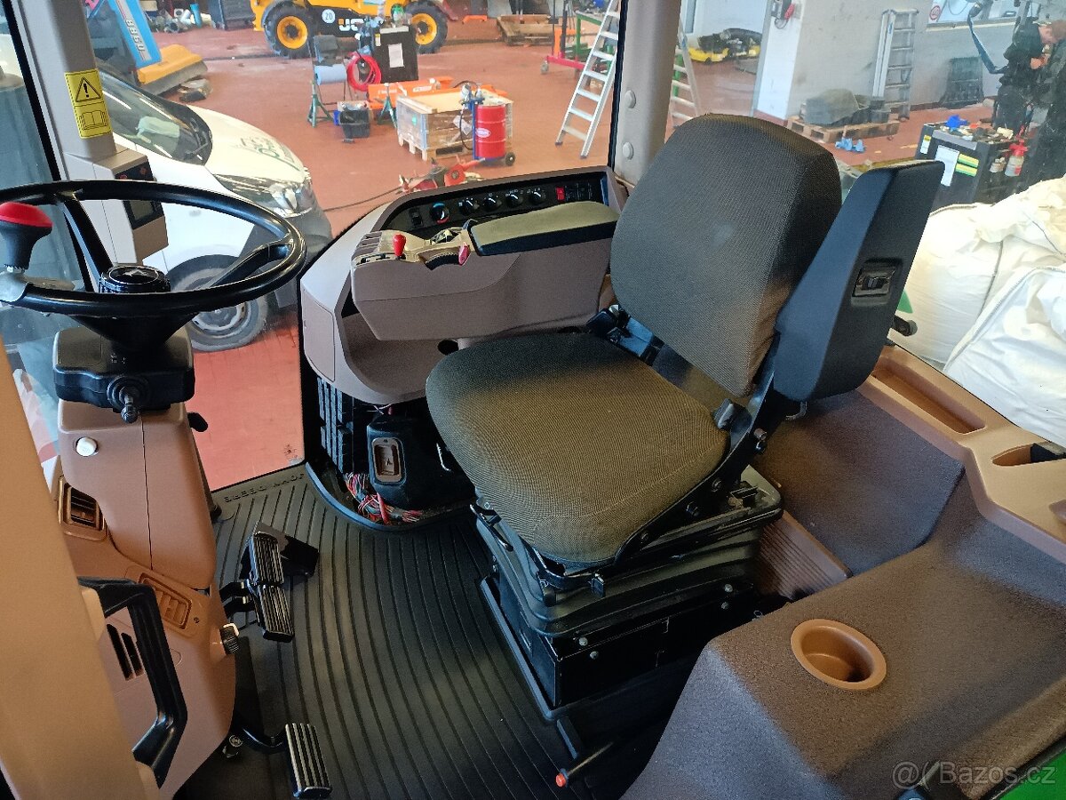 Připravujeme John Deere 8200 - 9