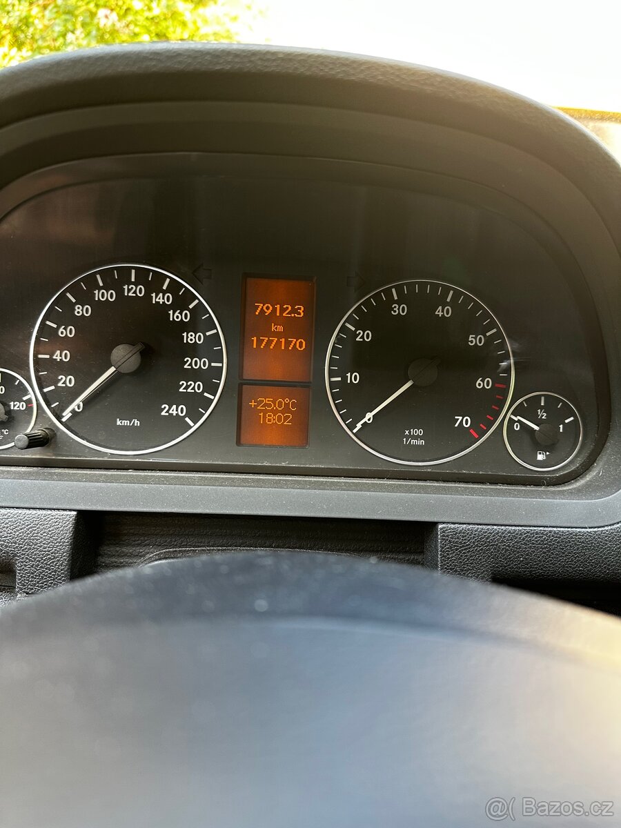 Mercedes Benz A200 - 9