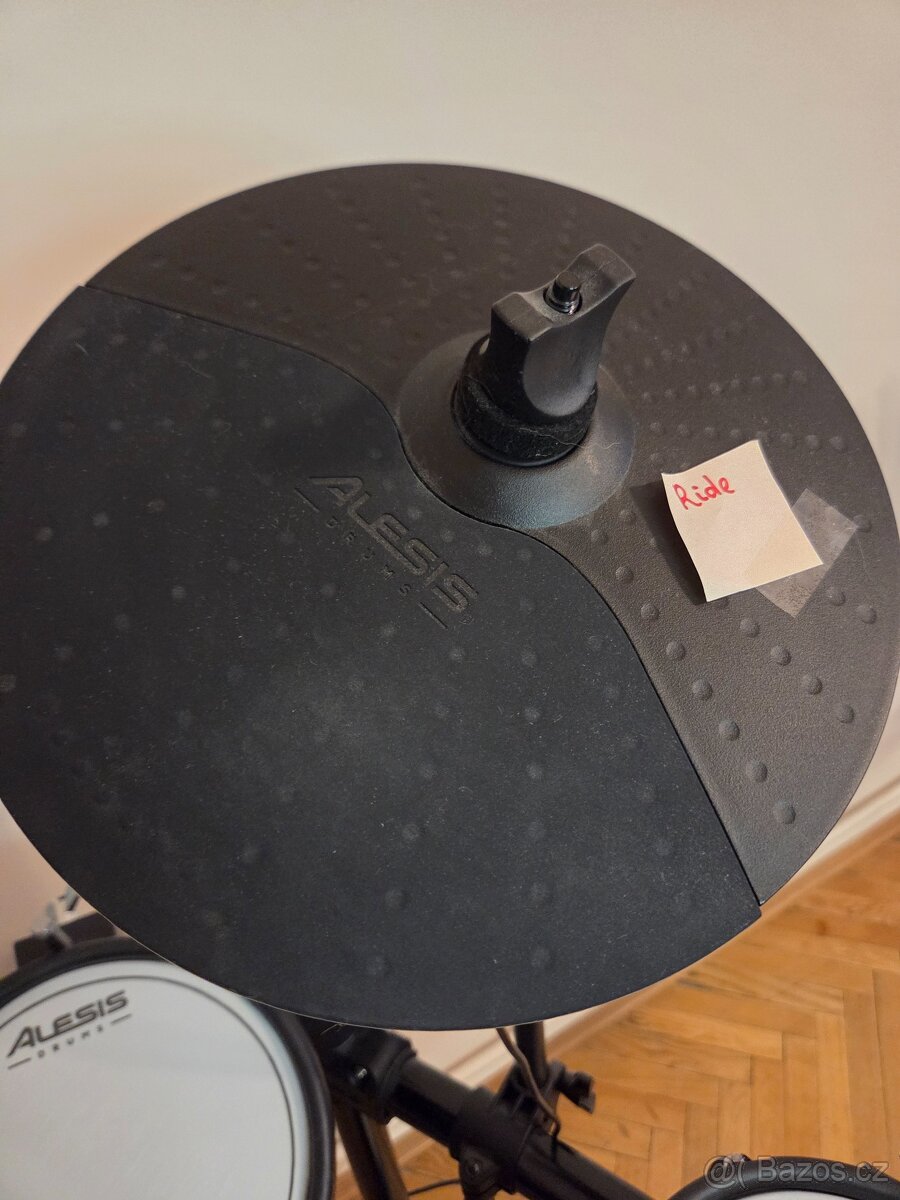 Set el. bicí Alesis Nitro Pro + židle + sluchátka. Stav nov - 9
