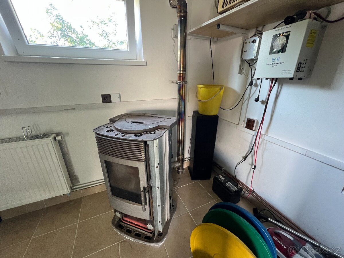 Pronajmeme dvojgaráž-posilovnu - 9