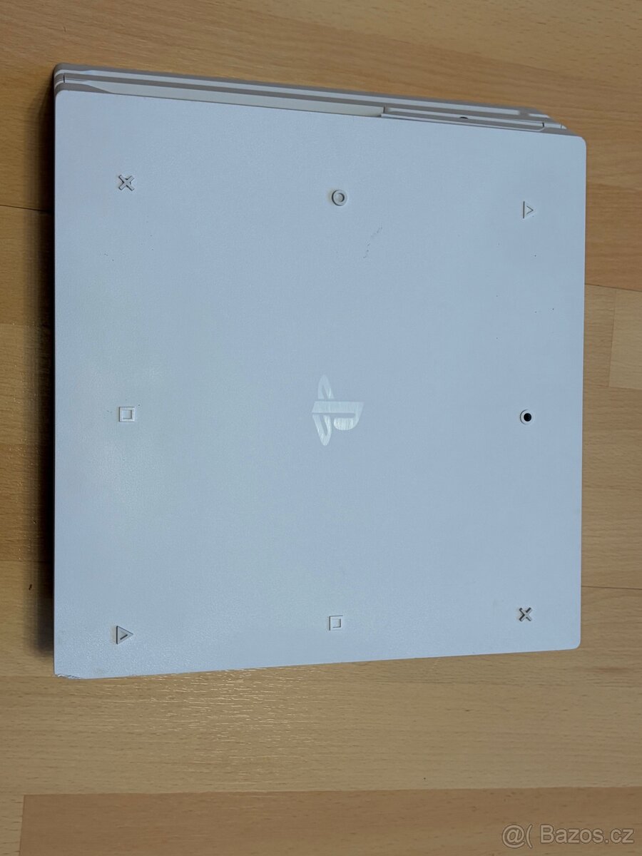 Herní konzole Sony PS4 Pro 1 TB – bílá - 9