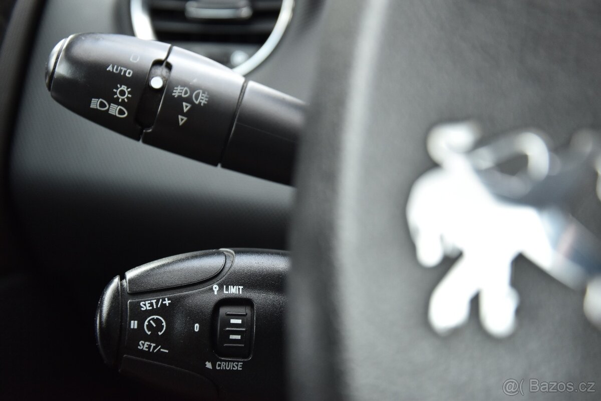 Peugeot 308 CC 2.0 HDi 6st manuál, D.KLIMA, TEMPOMAT, ALU 17 - 9
