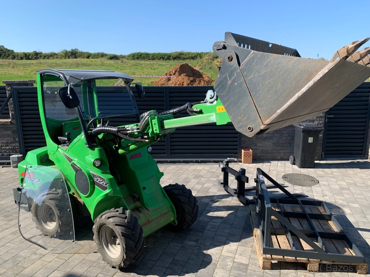 Nakladač Avant 523 Teleskopické rameno 4x4 - 9