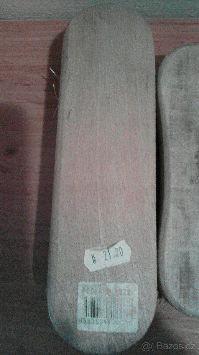 Retro: kolíčky na prádlo, prádel. šňůry, kroužky, žabky aj. - 9