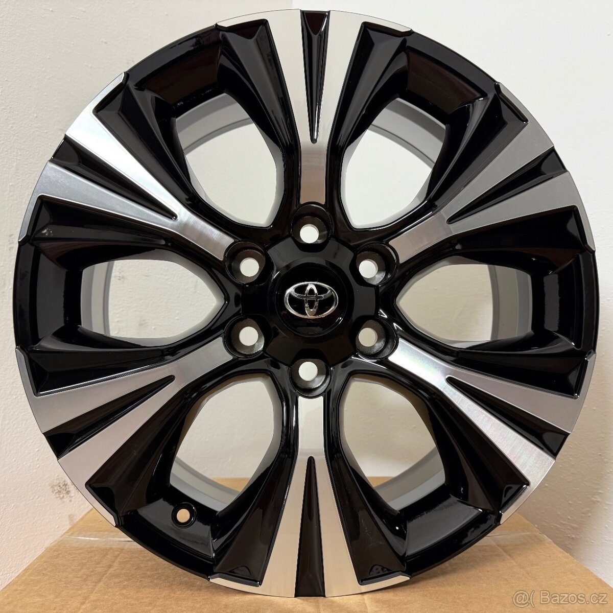 NOVÁ TOYOTA LAND CRUISER 6x139,7 R19 ET25 7,5Jx19 - 9