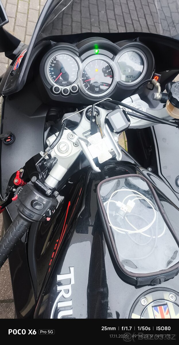 Triumph Sprint 1050st - 9