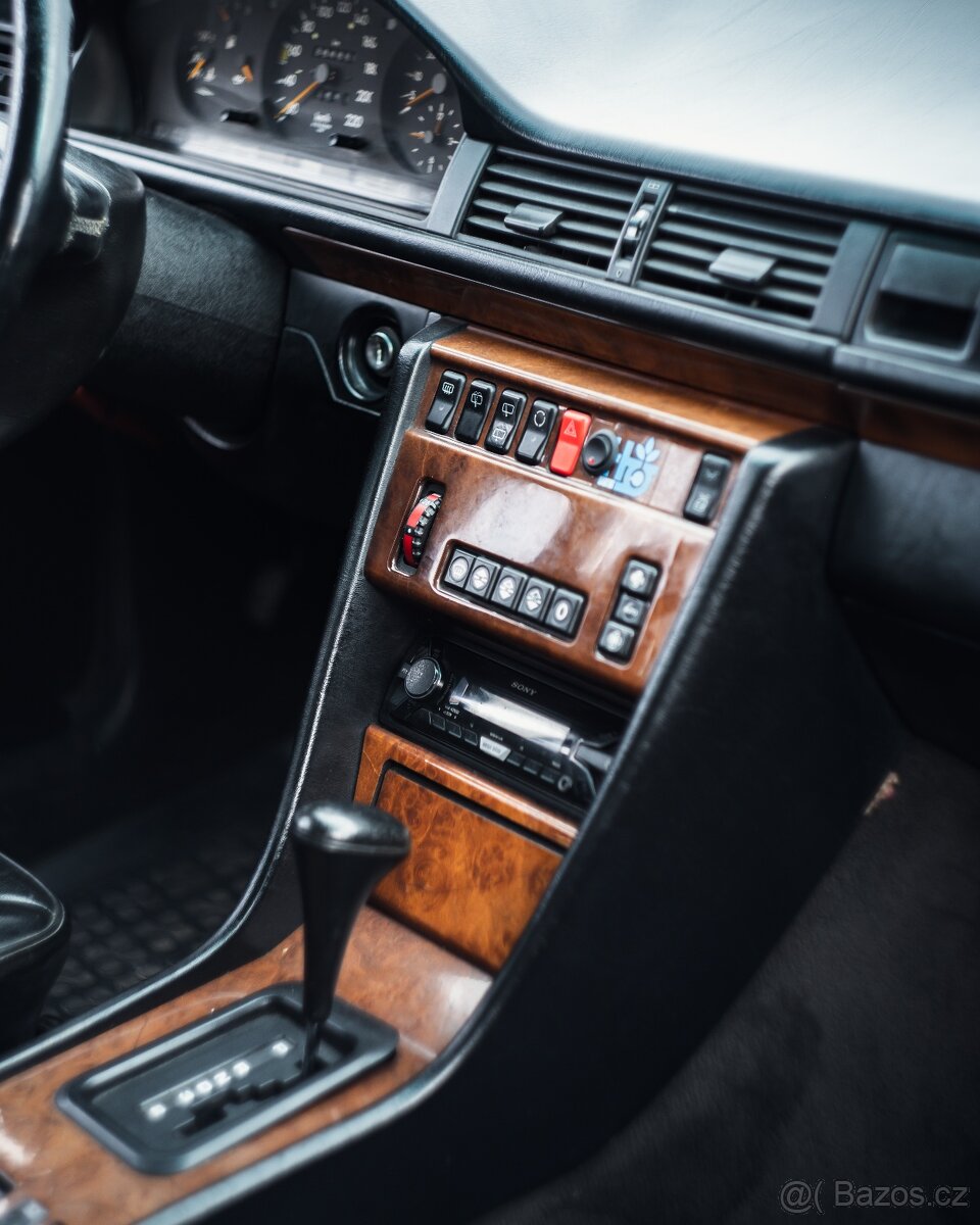 Mercedes-Benz W124 E250TD - 9