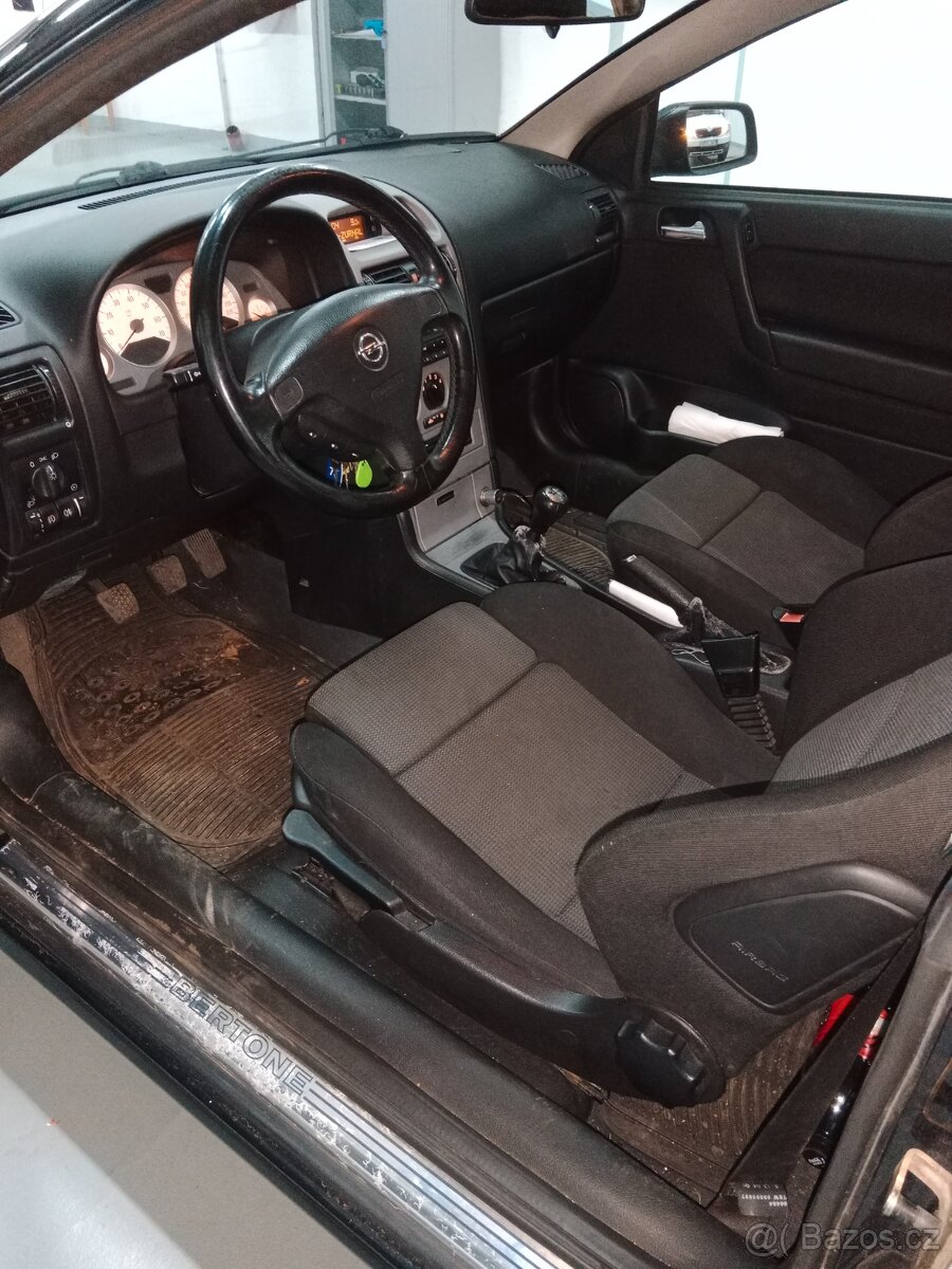 Opel Astra coupé Bertone - 9