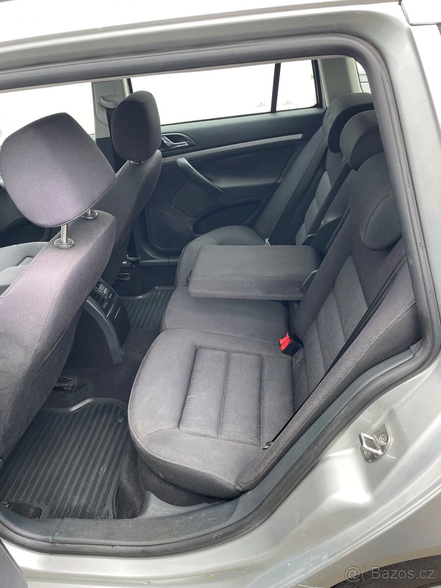 Skoda octavia 2.0 tdi 103 kw serviska - 9