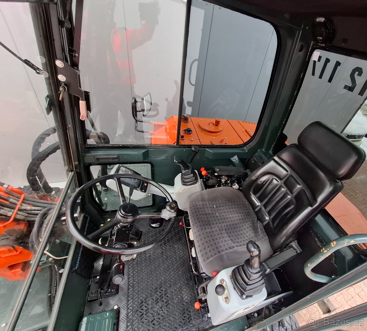 Prodám kolový bagr Yanmar B50W - 9