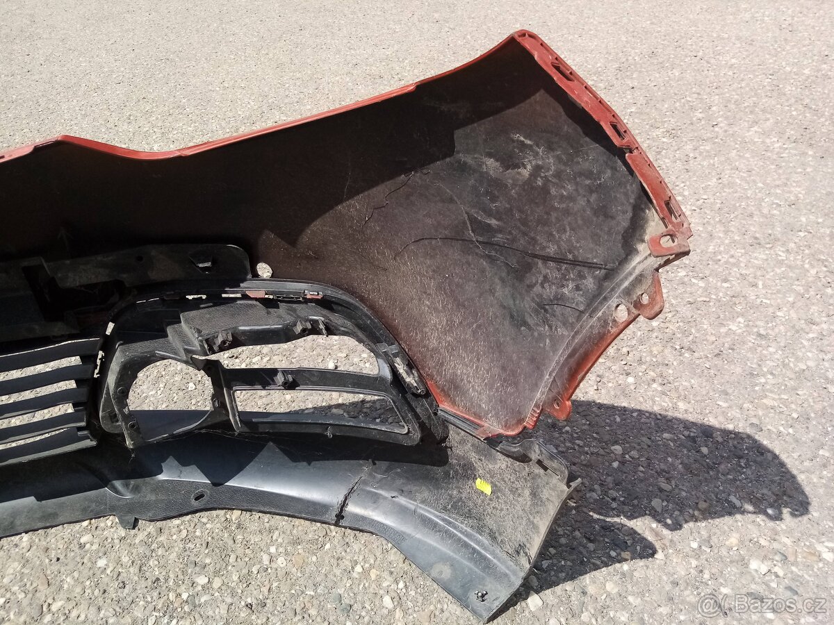 Renault Captur - přední nárazník ( 620221421R ) - 9