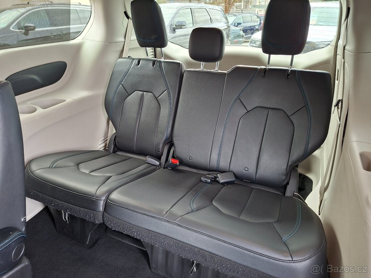 Chrysler Pacifica 3,6L V6, 7míst, bohatá výbava, nový model - 9