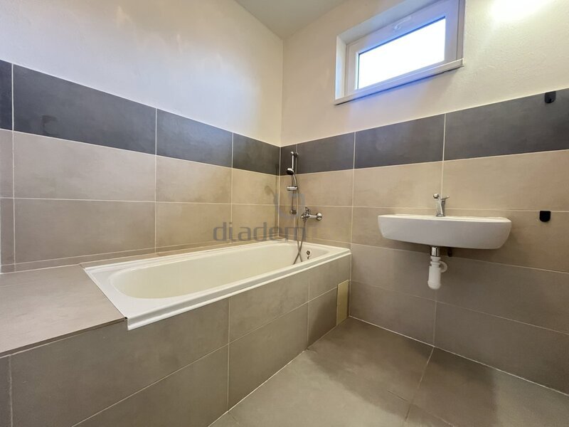 Prodej, rodinný dům se zahradou 606 m2 - Jindřichův Hradec - - 9