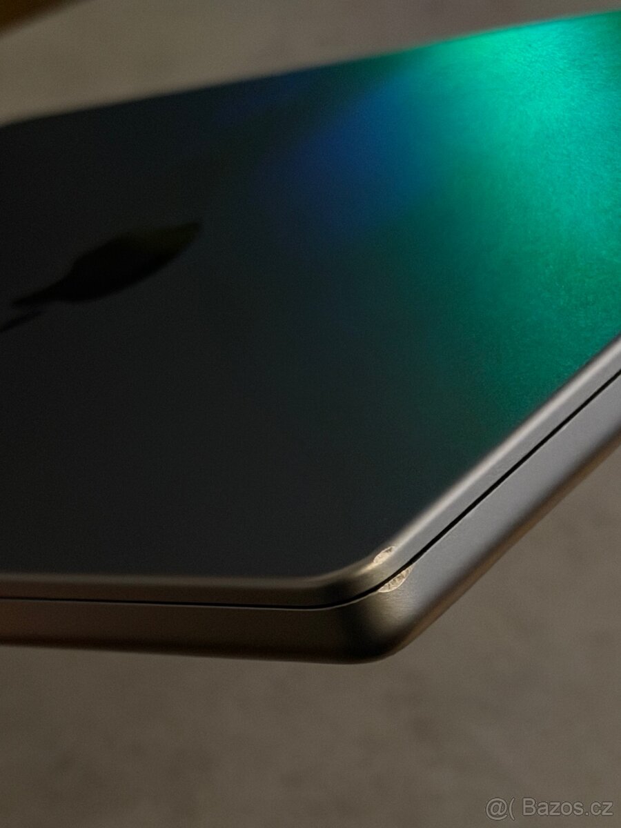Na prodej MacBook Pro M1 Pro — vynikající stav - 9
