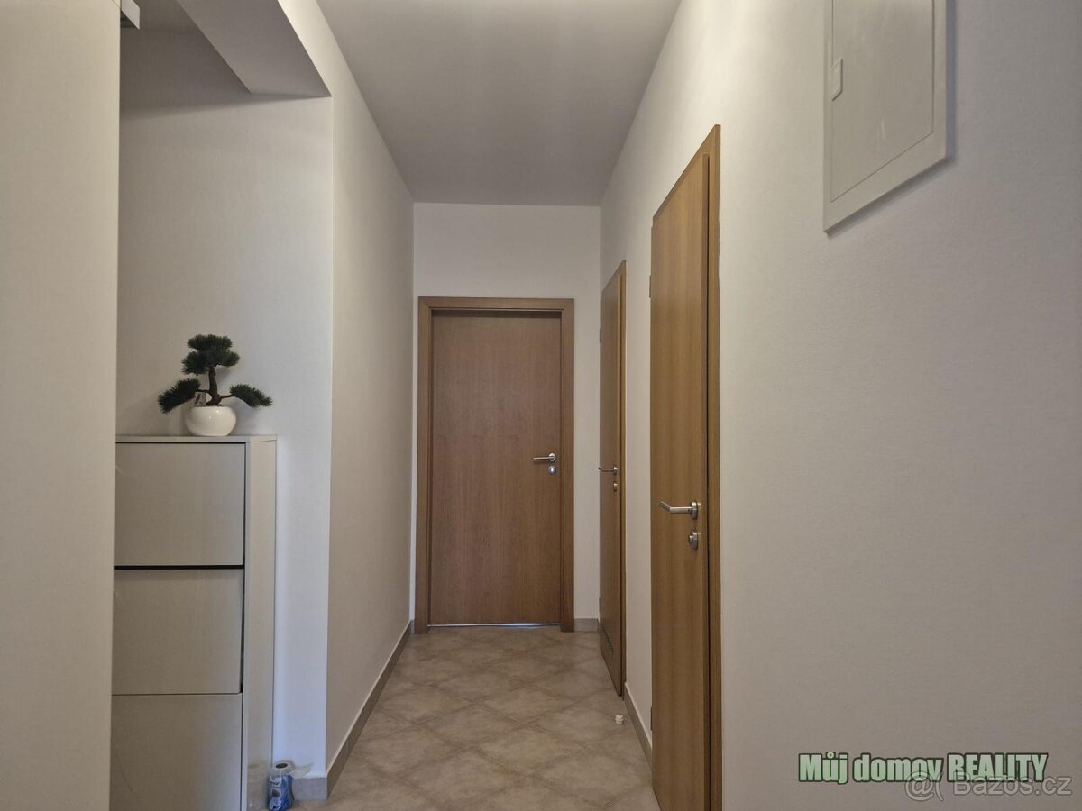 Pronájem bytu 2+kk, 50 m s balkonem Praha 5, Zličín. - 9