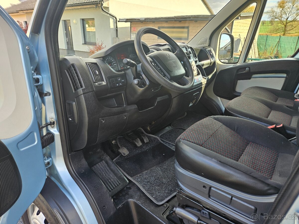 Peugeot Boxer 3,0 TDI 130 KW 6 míst - 9