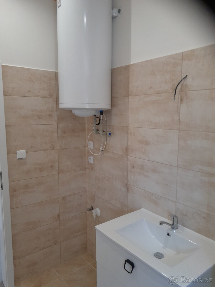 Jednomodul 15x4.5,...67.5 m ², 4+KK - 9