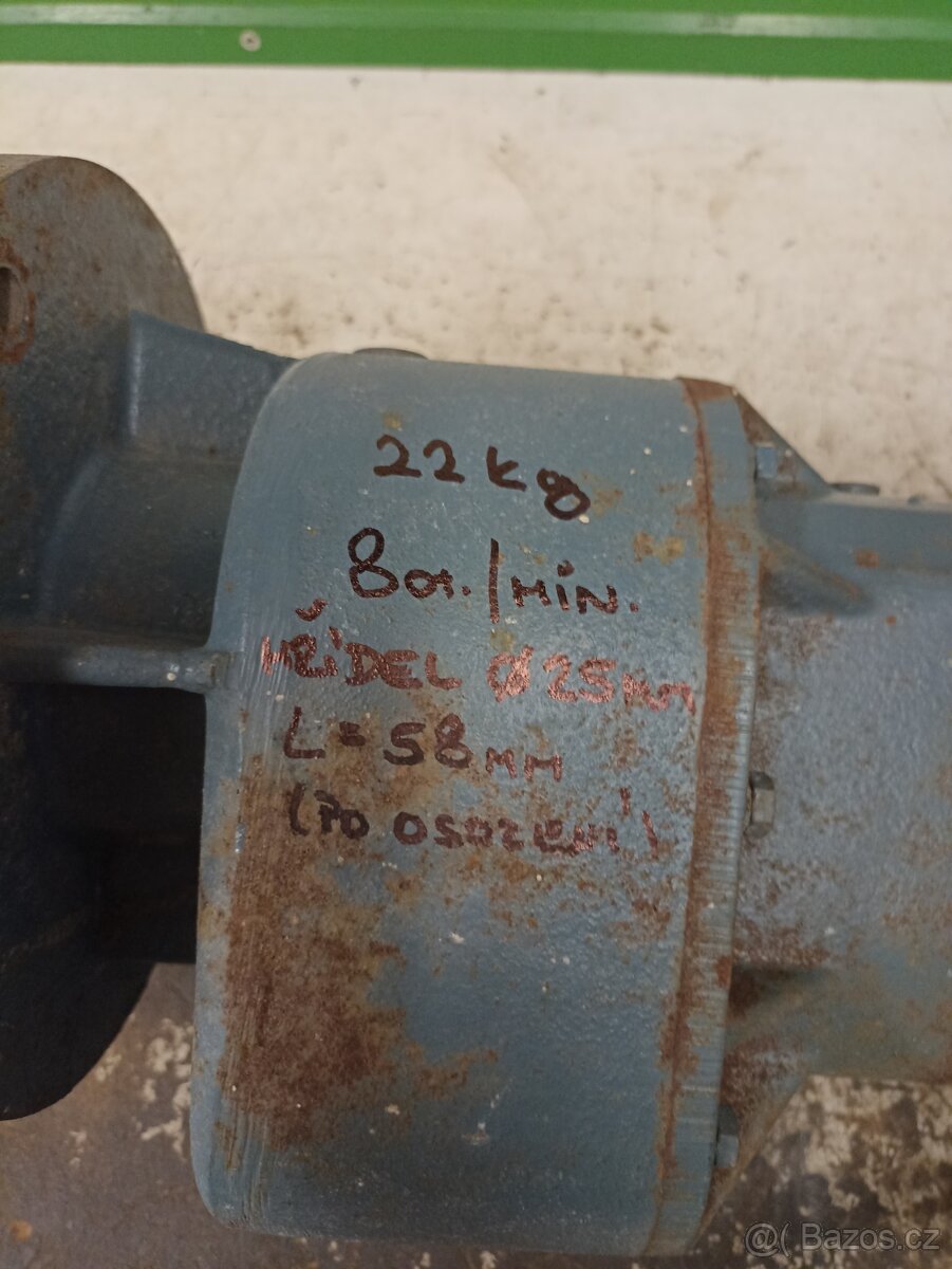 Elektromotor s převodovkou - 9