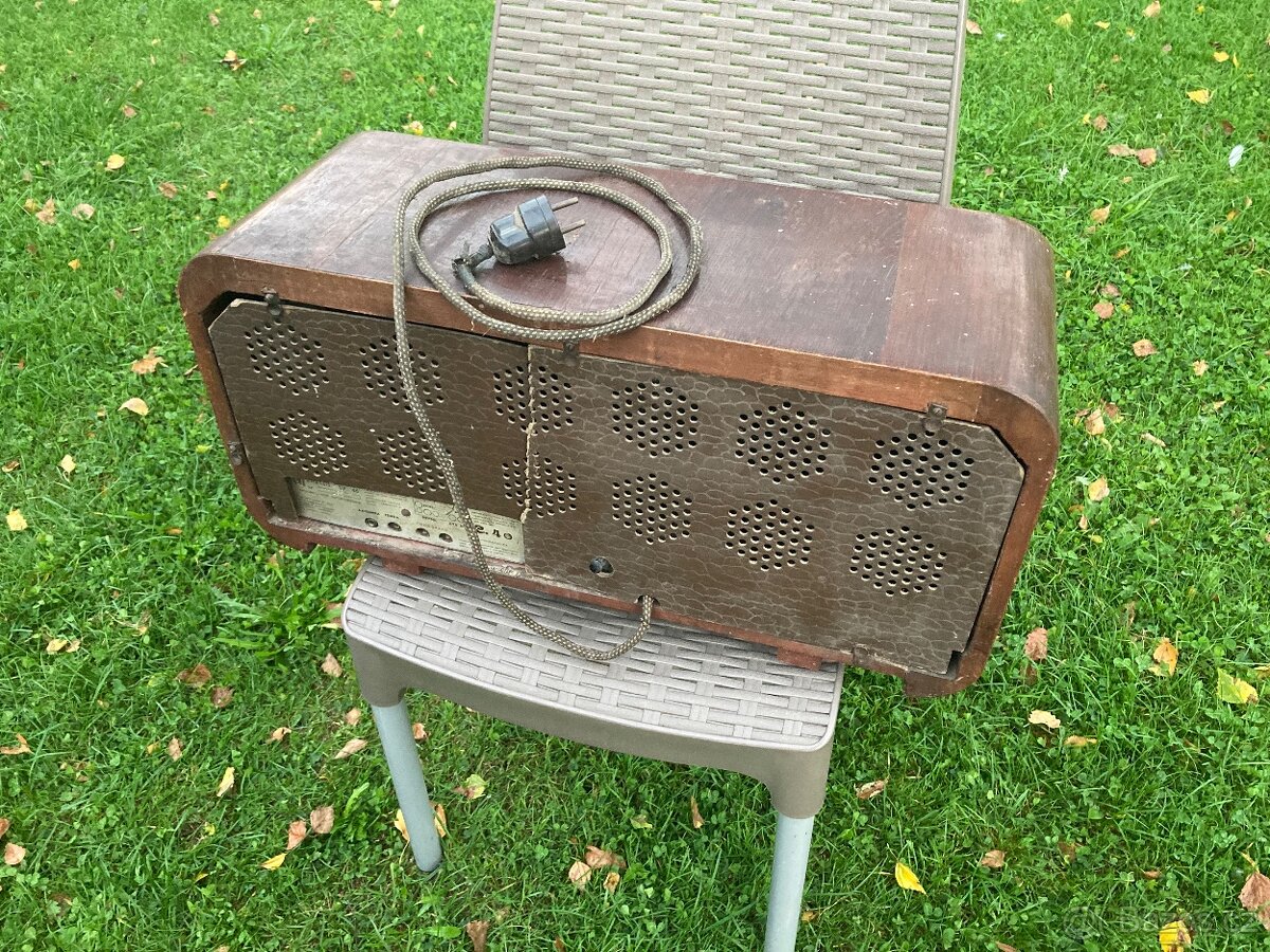 Starožitné retro rádio magnadyne - 9