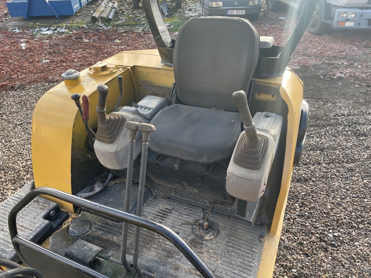 Minibagr Hitachi ZX 25-2. 2,5tuny - 9