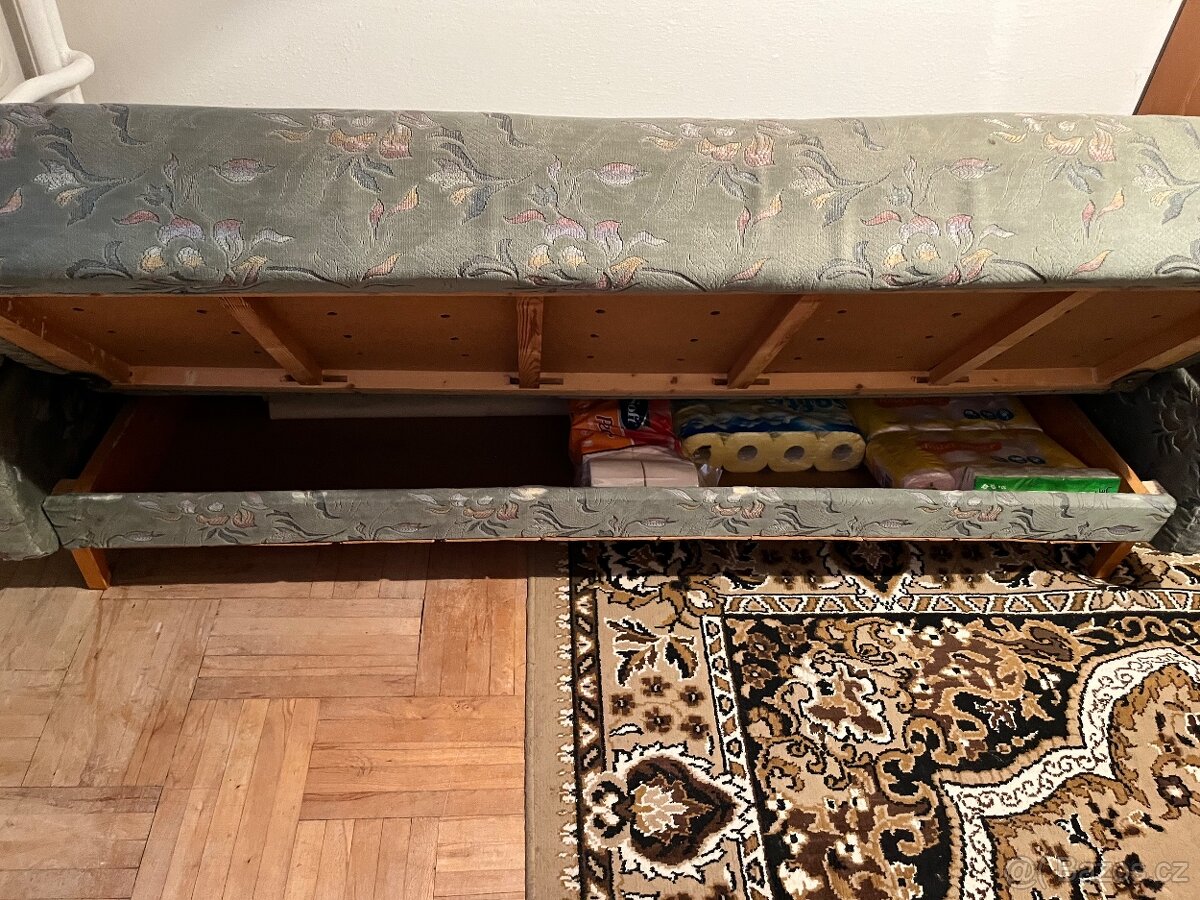 Rozkládací sedačka a 2 křesla - 9