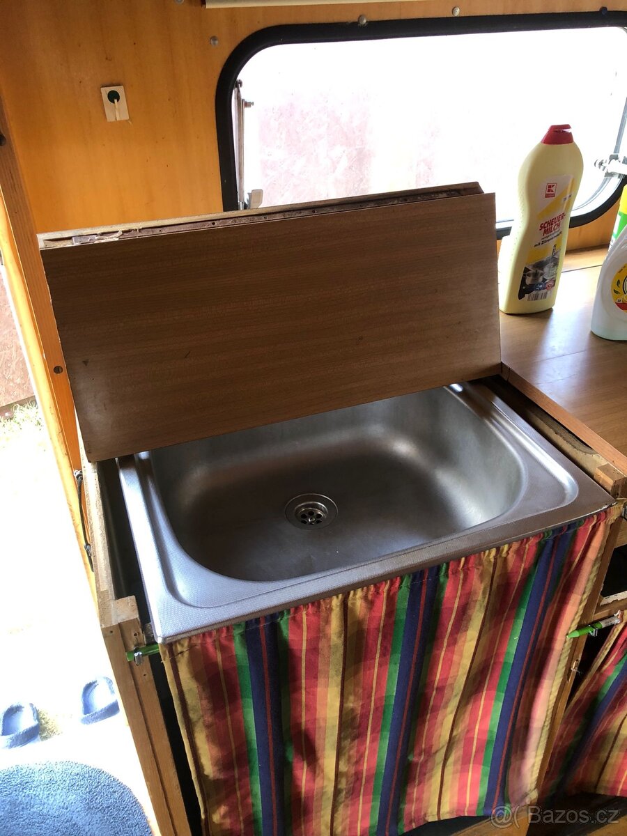 Prodám karavan na pevné stání. - 9