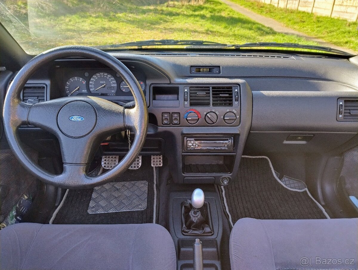 Ford Escort 1,8 16V - 9