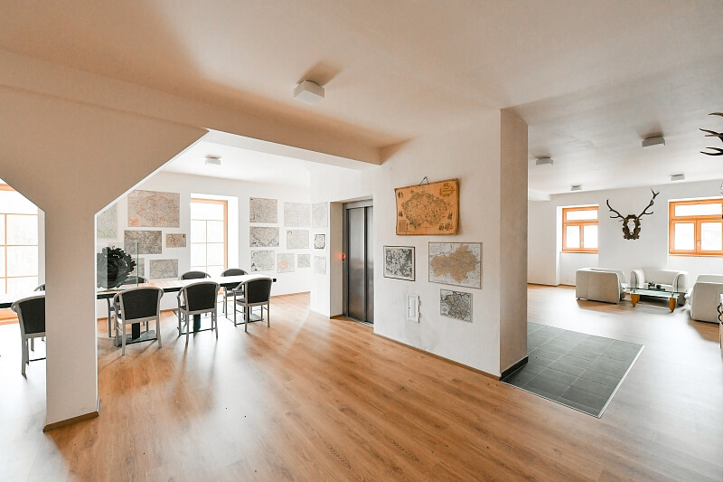 Multifunkční objekt - Rabštejn nad Střelou+pozemk a letiště - 9